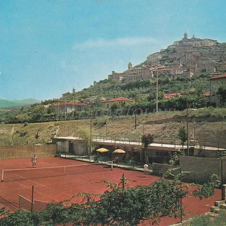 Al Centro * Треви