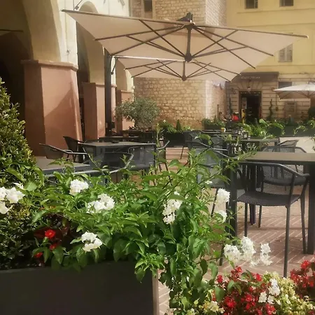 Al Centro Треви